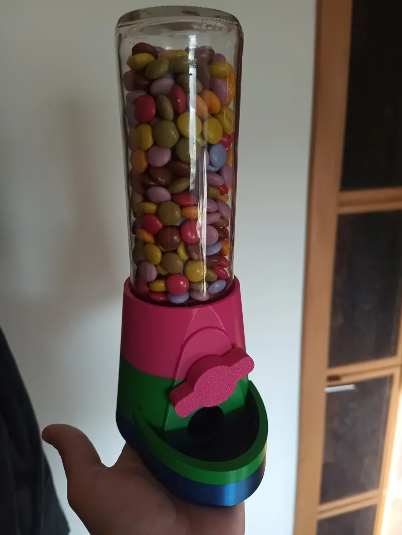 Candy machine for pickle jars