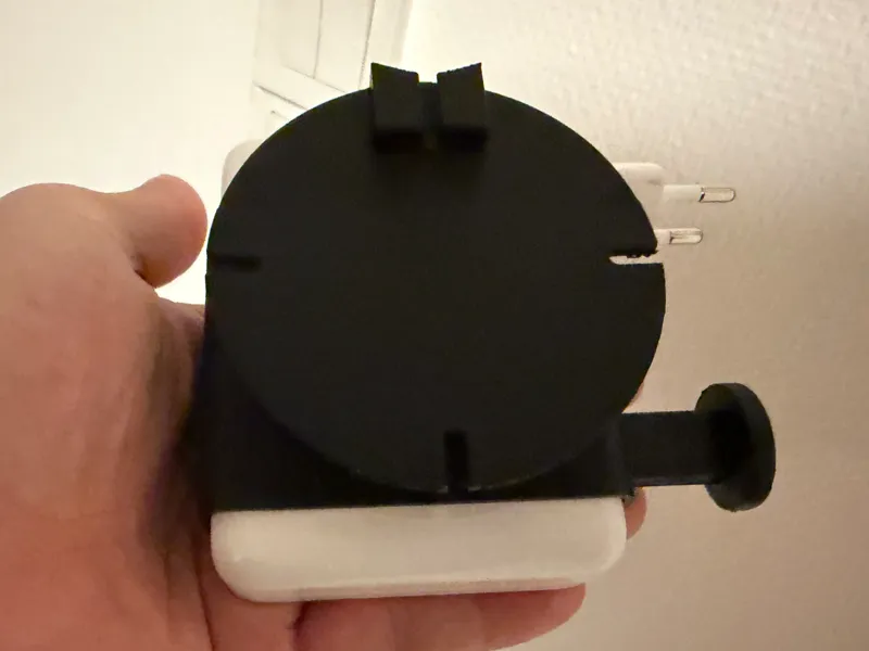macbook 140w charger support and cable management