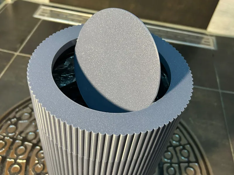 Mülleimer mit integriertem Müllbeutel-Fach