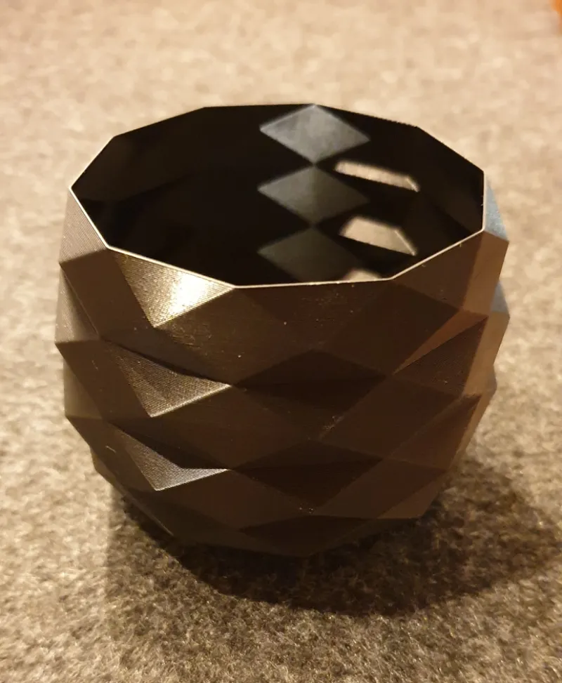 Kleine Vase (Low Poly)