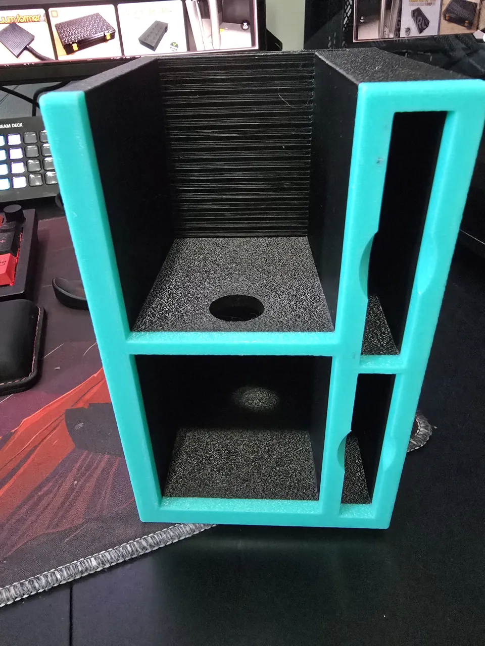 Ultimate Commander Play Tower view 4