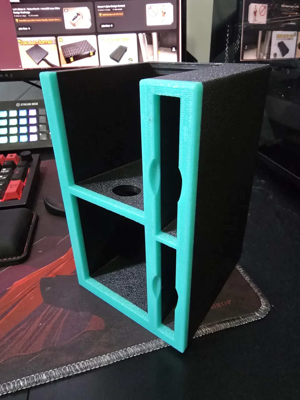 Ultimate Commander Play Tower view 3