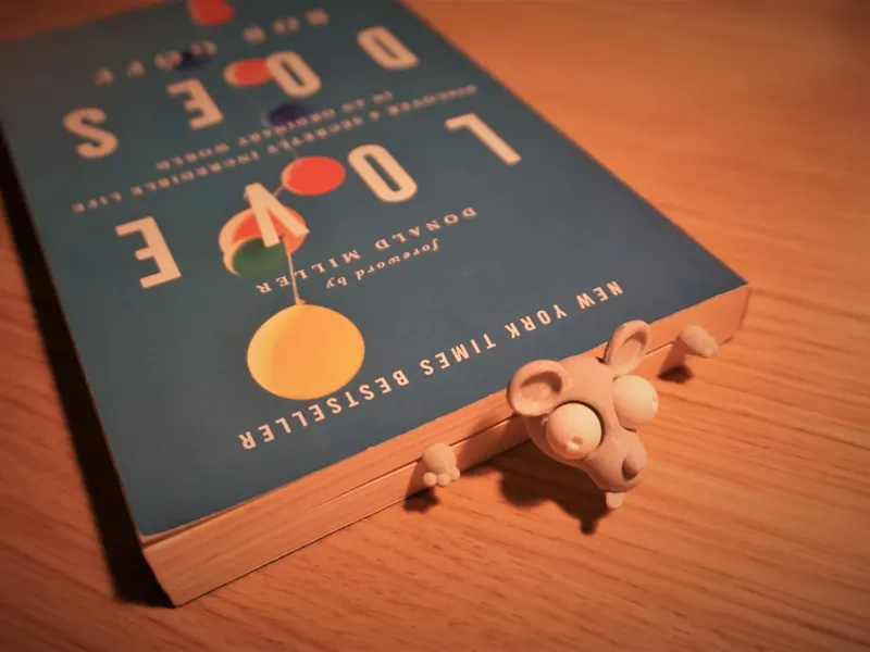 Flat mouse bookmark