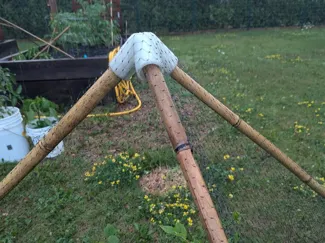 Garden Bamboo Hub: 3-Pole Connector for Netting