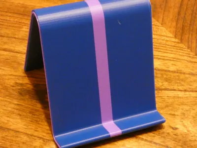 Wacky Wynnies Phone Stand