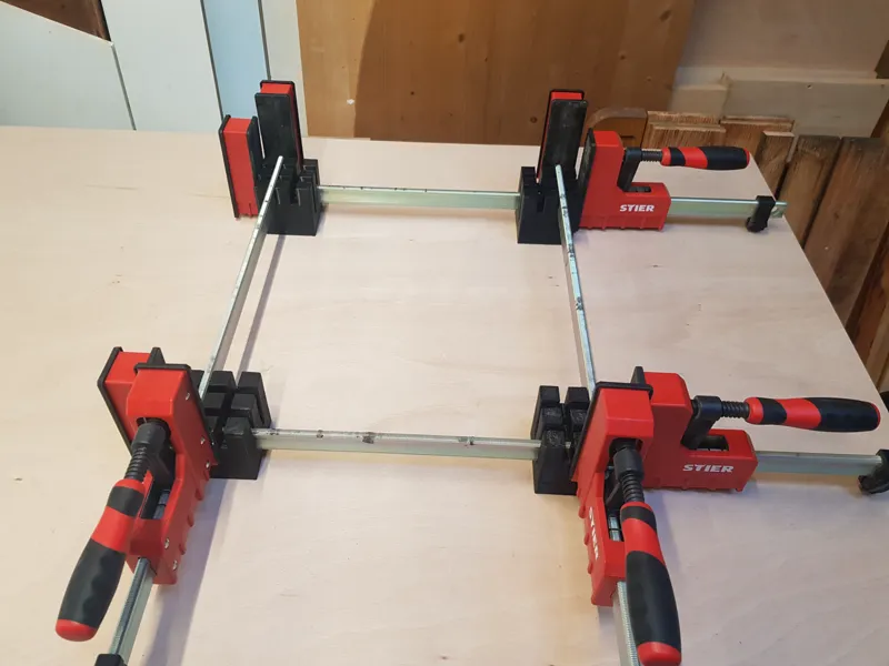 holder for parallel clamps
