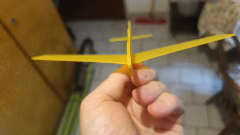 Distance Glider Simple Mustang glider - Free 3D Print Model - MakerWorld