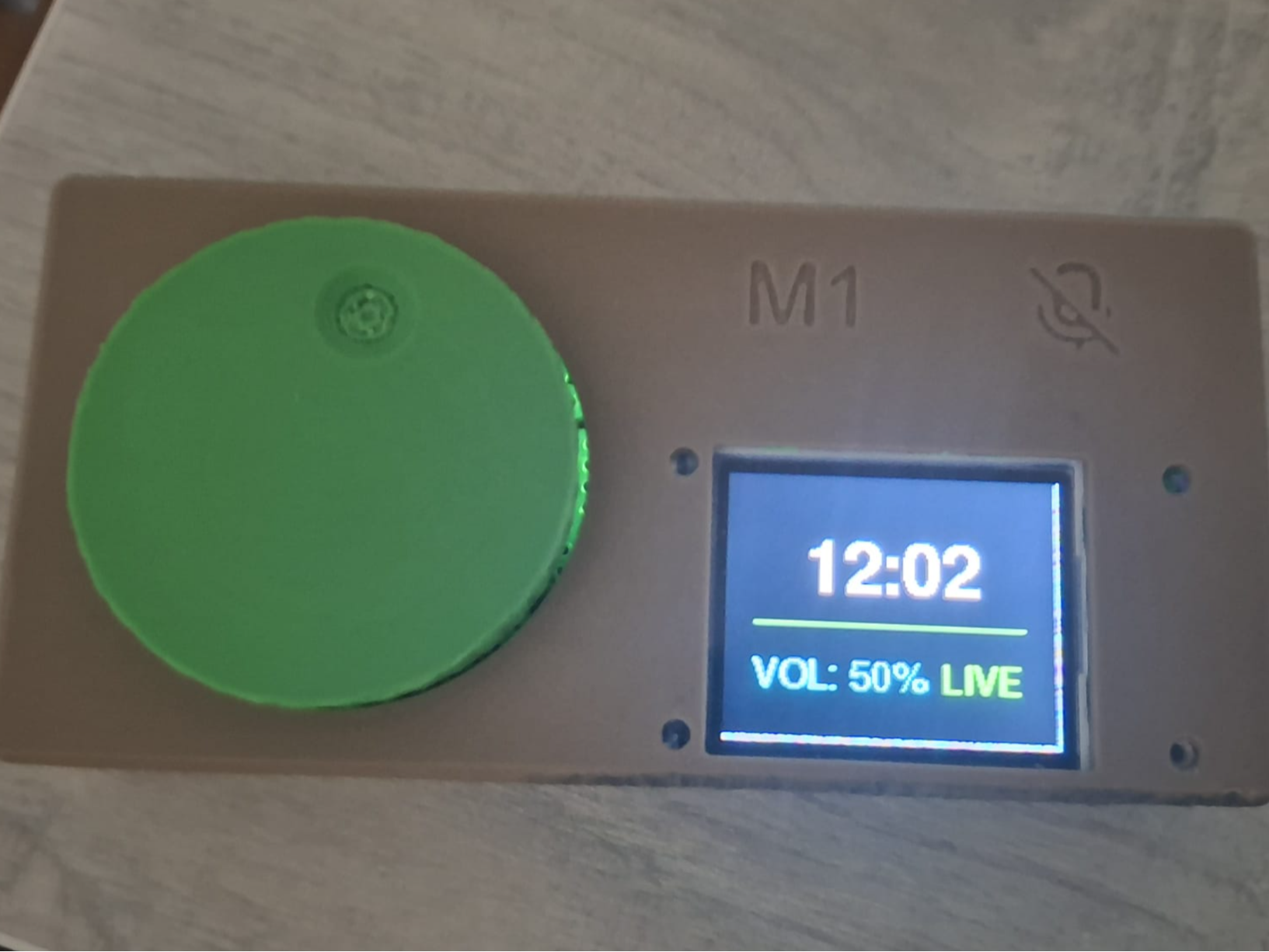 DeskBuddy - Smart Media Controller