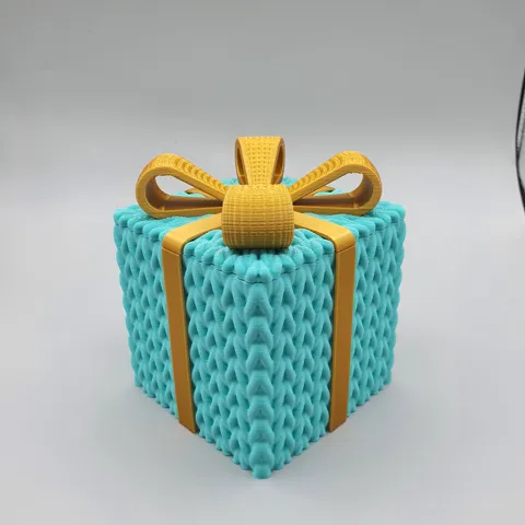 MULTICOLOR CHRISTMAS CROCHET GIFT BOX view 2