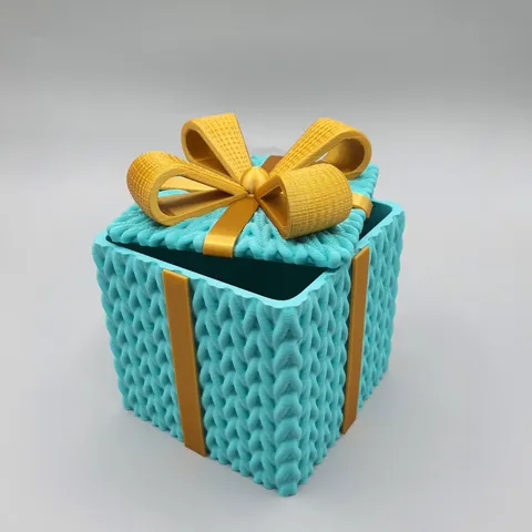 MULTICOLOR CHRISTMAS CROCHET GIFT BOX view 4