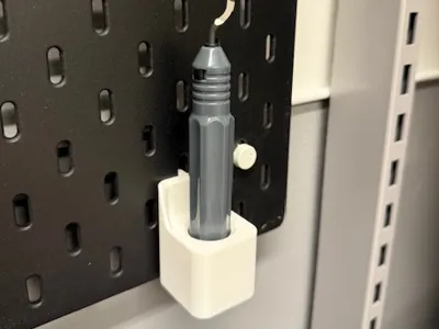 Large deburr tool holder for IKEA Skadis pegboard