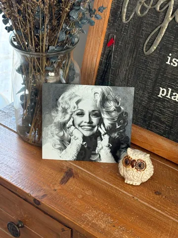 Cuadro decorativo en 3D: Dolly Parton HueForge — vista de referencia 2