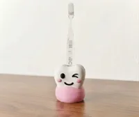 0.16mm layer, 2 walls, 15% infill　Winking Toothbrush Stand
