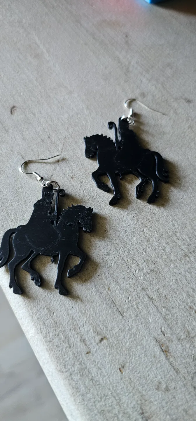 Sinterklaas earrings view 2