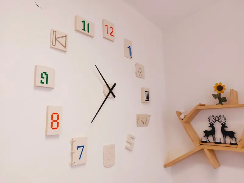 Book Clock