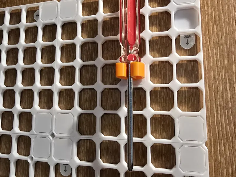Screwdriver Holder (openGrid remix)