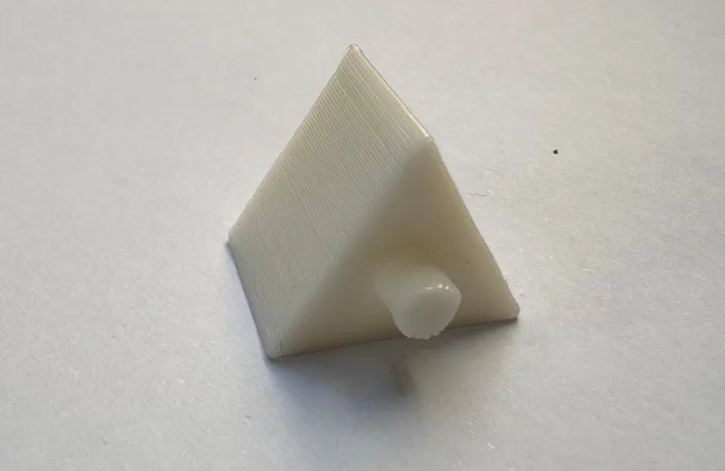 Tape holder for a tape cutter