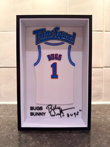 Marco decorativo: Bugs Bunny - Space Jam - Jersey Frame — vista de referencia 2