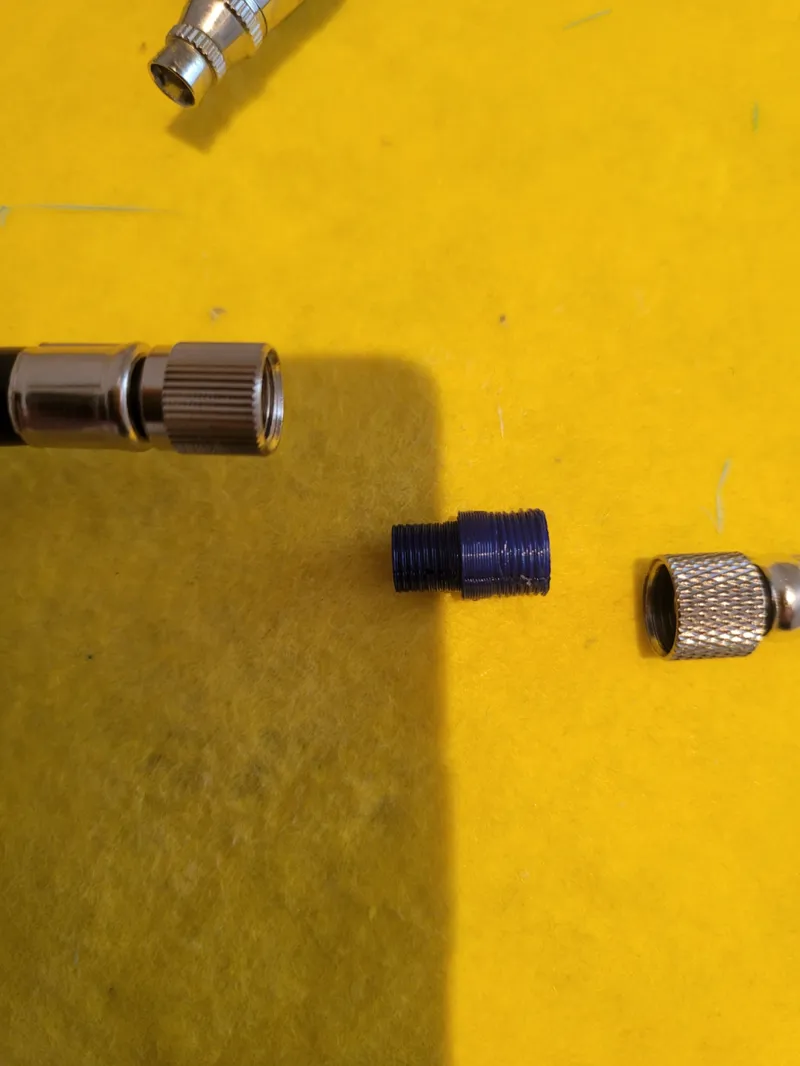 Airbrush to Tire Pump connector