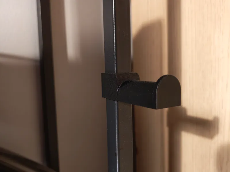 Headphone mount