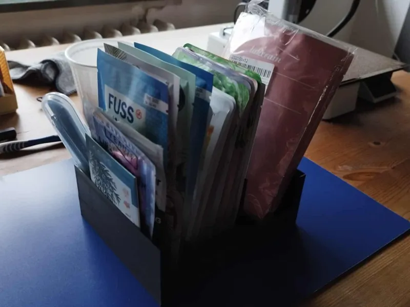 sheet mask holder
