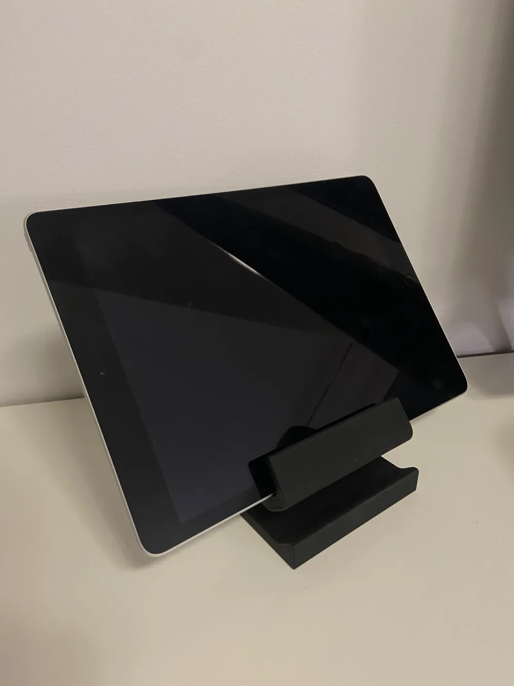 Supporto Universale Per Tablet CL – Pratico E Regolabile - 2