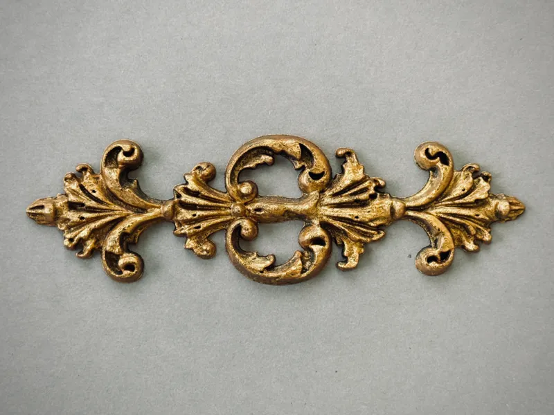 Rococo appliqué, gilt bronze, furniture mount