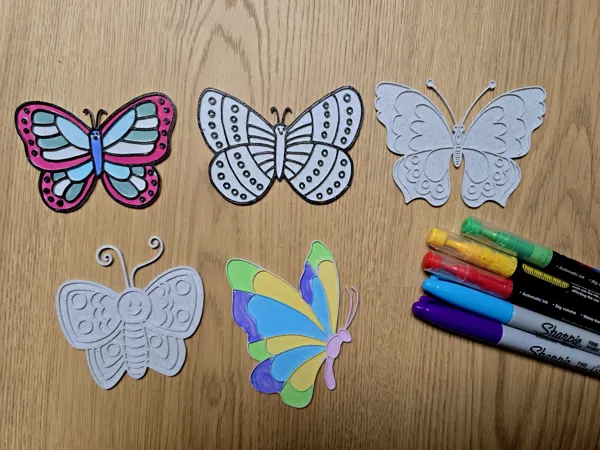 Pack papillons à colorier