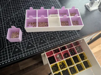 Drawer organiser tray and insert