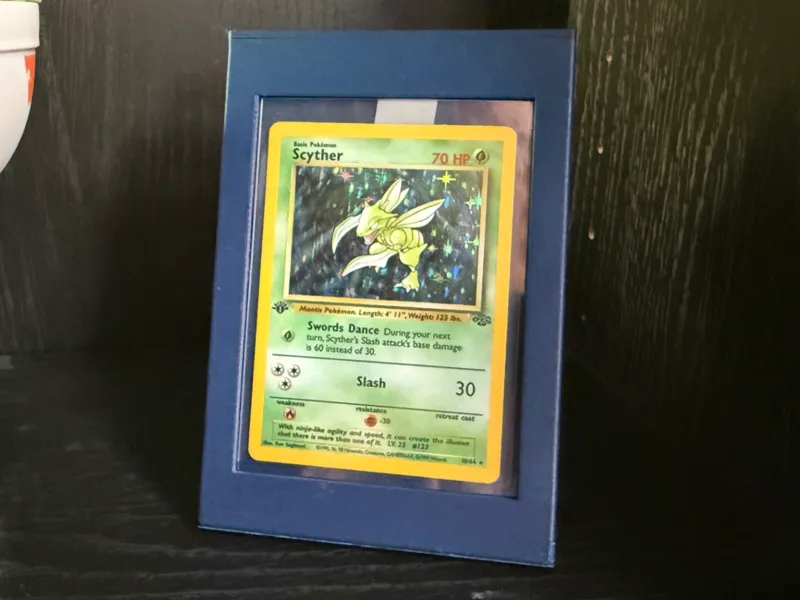 Pokemon Card Saver 1 Display Stand with Lid