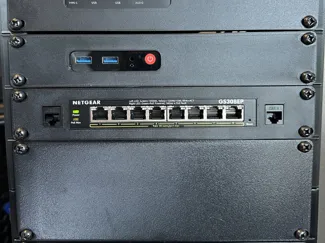 Rack mount Netgear GS308EP