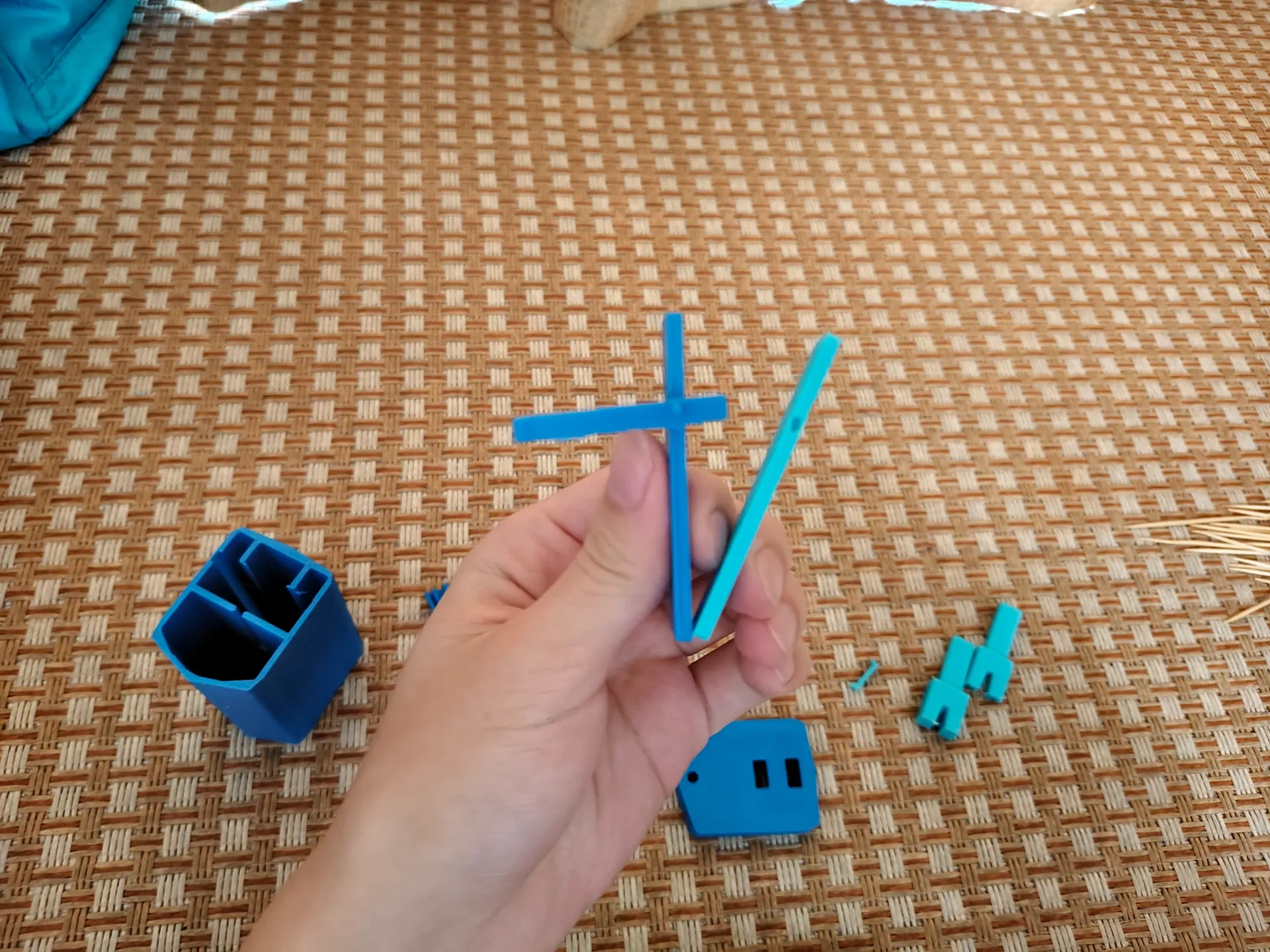 Miniatura 2 do modelo 3D 按压式牙签盒（可发射，无需五金）
