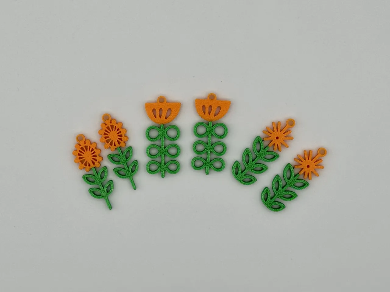 Scandianavian flower earring set view 3