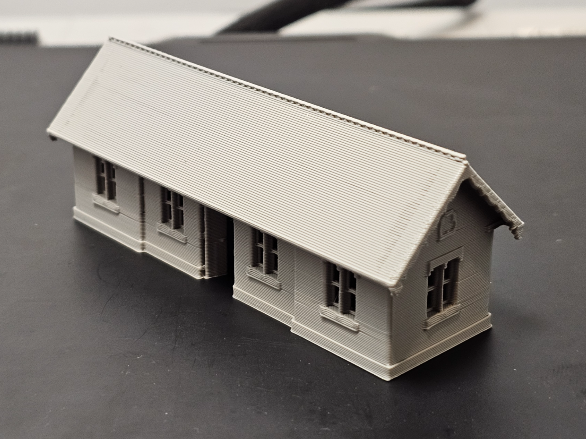 N-gauge Railway Station Waiting Shed