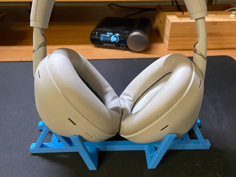 Simple Headphone Stand