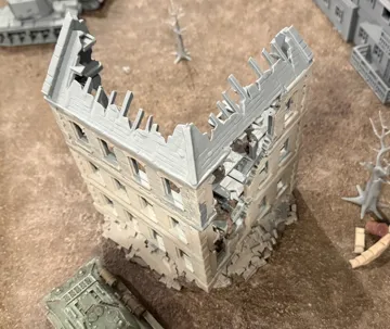 Escenografía en miniatura: Ruined Apartment Block — 28mm / 1:56 WWII Terrain — vista de referencia 4