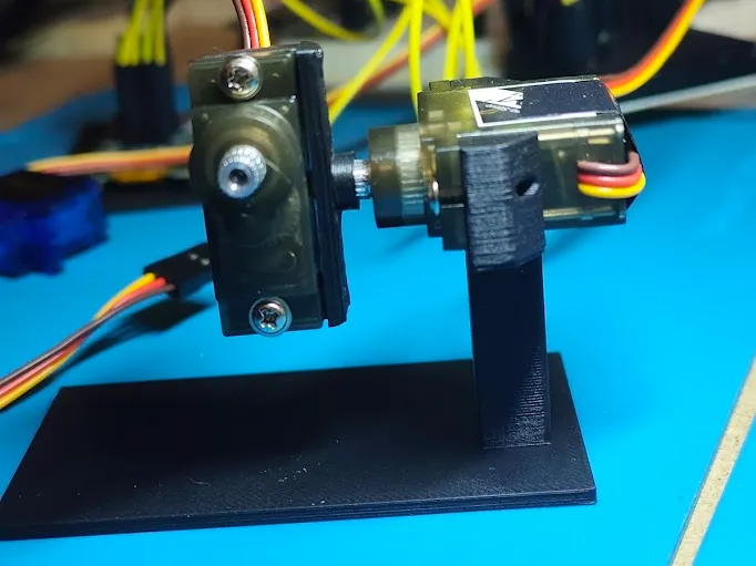 Servo Stand