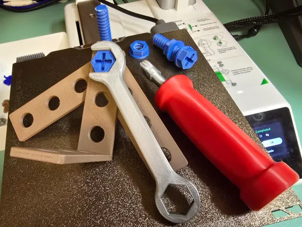 https://makerworld.bblmw.com/makerworld/model/USdb154d01212b30/design/2024-12-17_812a957df5919.jpg