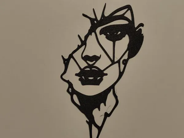 Portrait de femme stylisé — déco murale