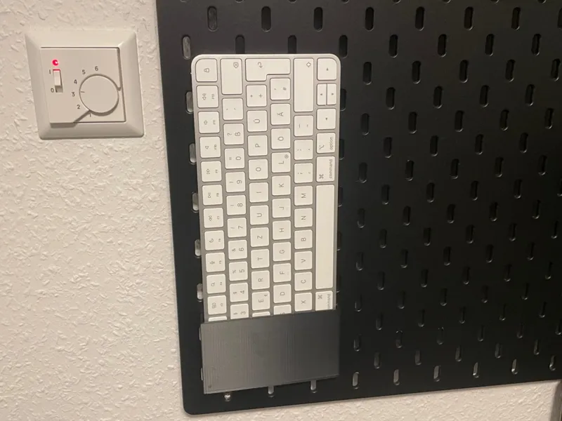 Apple Magic Keyboard mount for Ikea Skadis