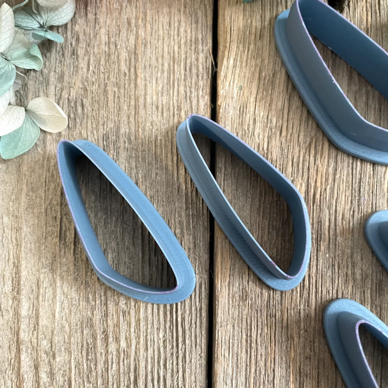Thin Angled Drop Earring Cutters view 3