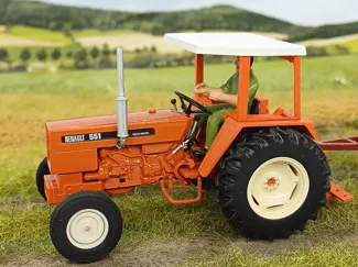 Renault 551 Universal Hobbies 1:32 Traktor Umbau