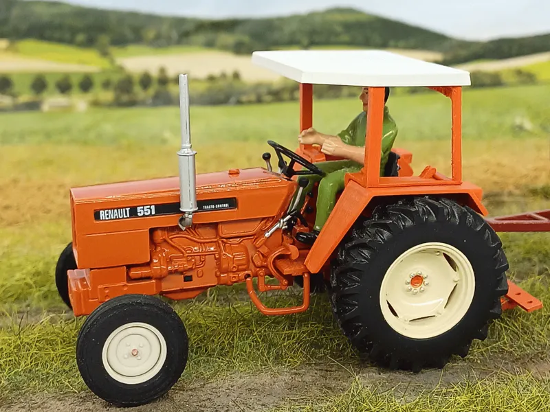 Renault 551 Universal Hobbies 1:32 Traktor Umbau