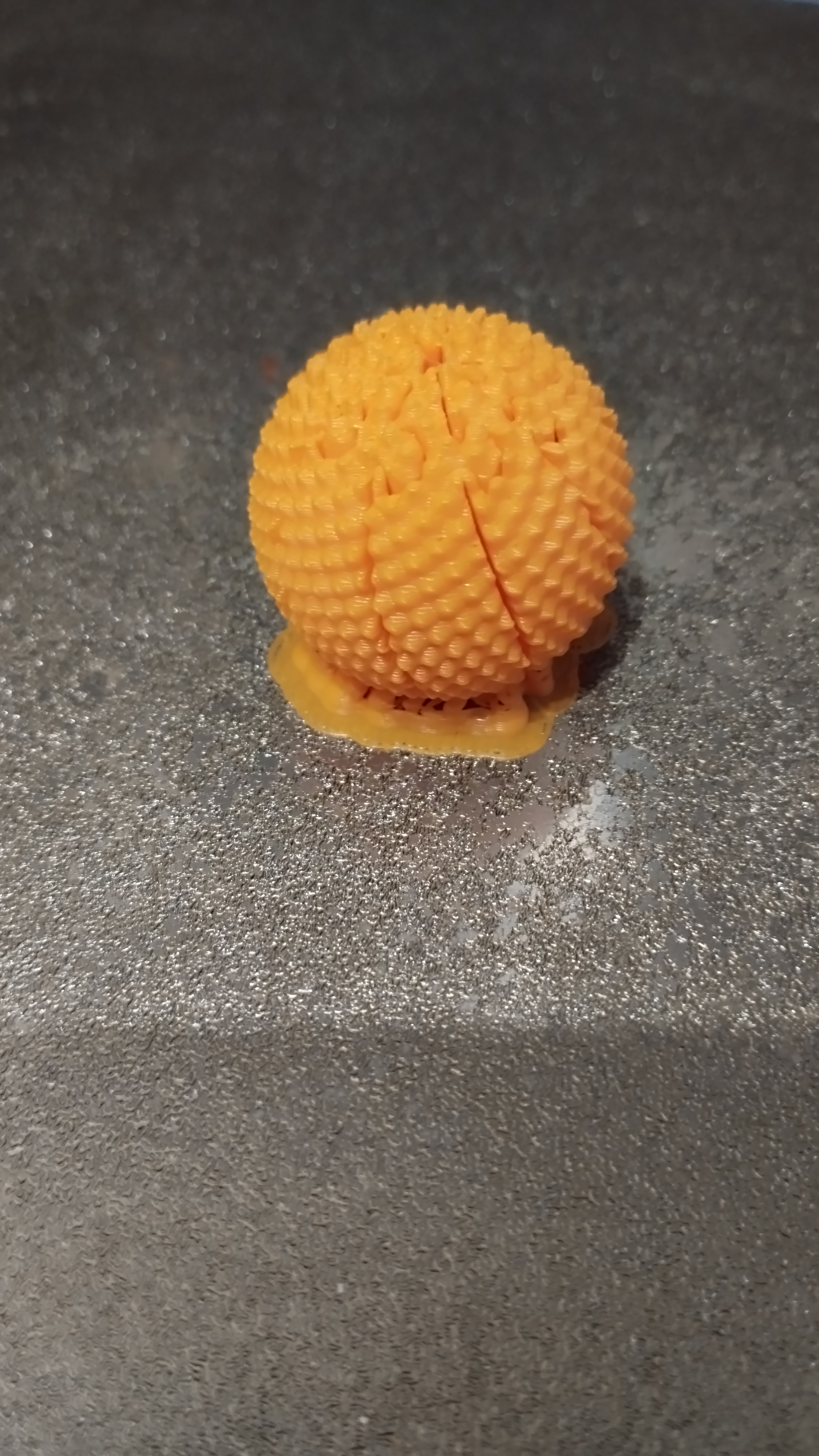 Miniatura 2 do modelo 3D Mini Spiky Sensory Sphere Twisty Fidget Toy
