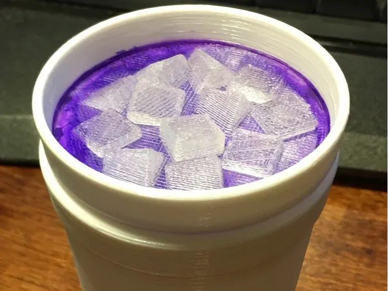 Leaning cup