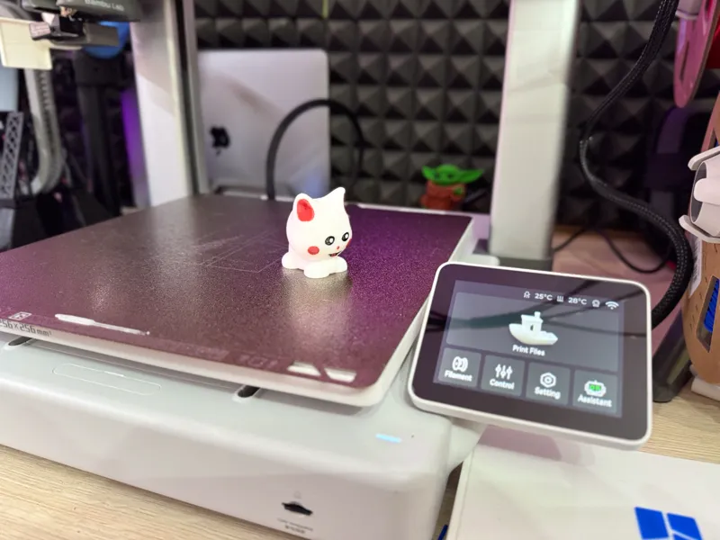 Sweet Cat Figurine – Perfect Desk Companion