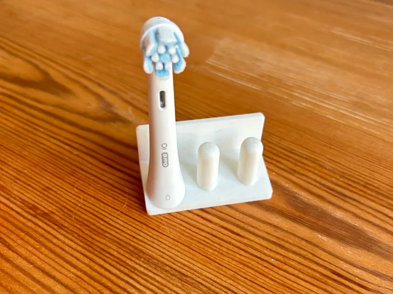 OralB IO toothbrush head triple stand