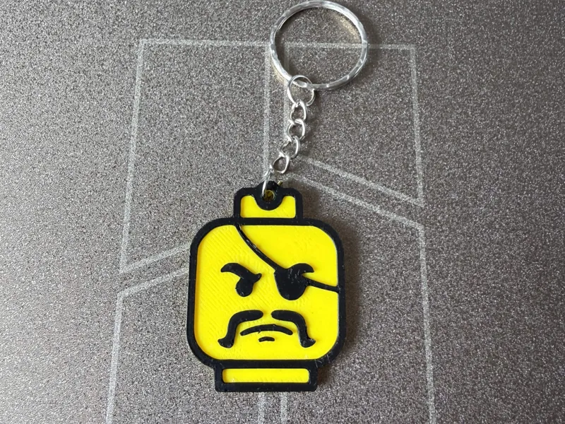 Brick Figure Head Keychain – Pirate