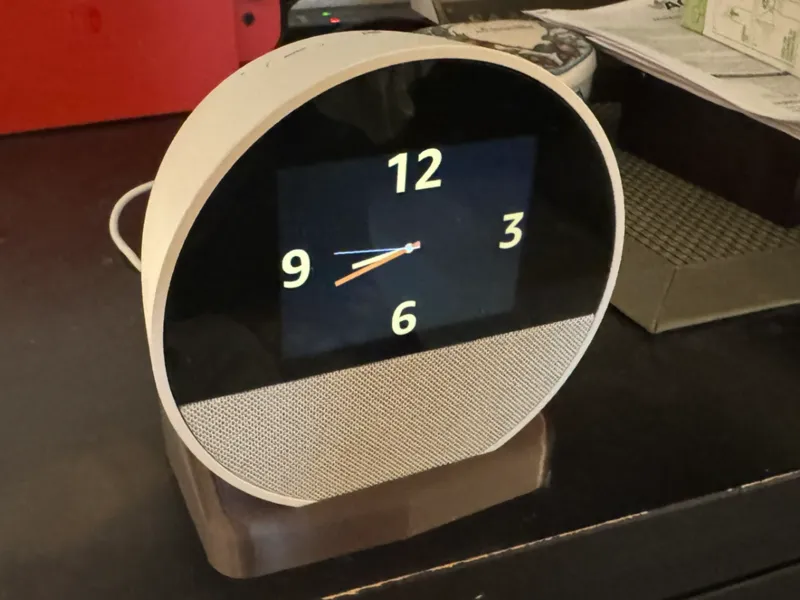 Echo Spot (2024) Stand