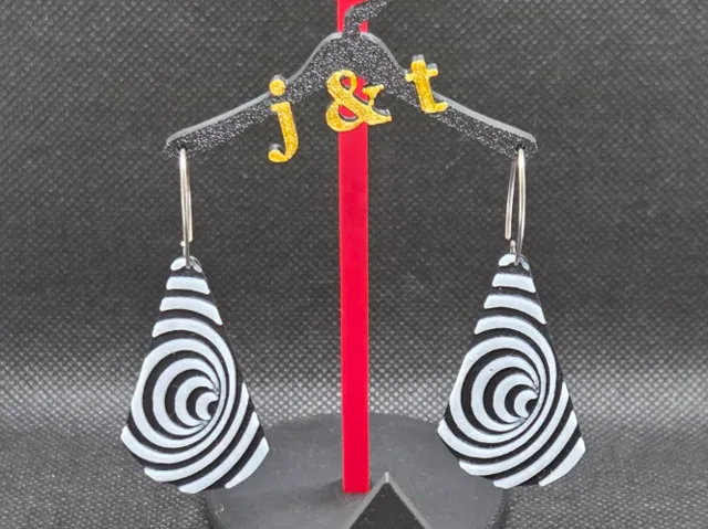Hueforge illusion teardrop earring